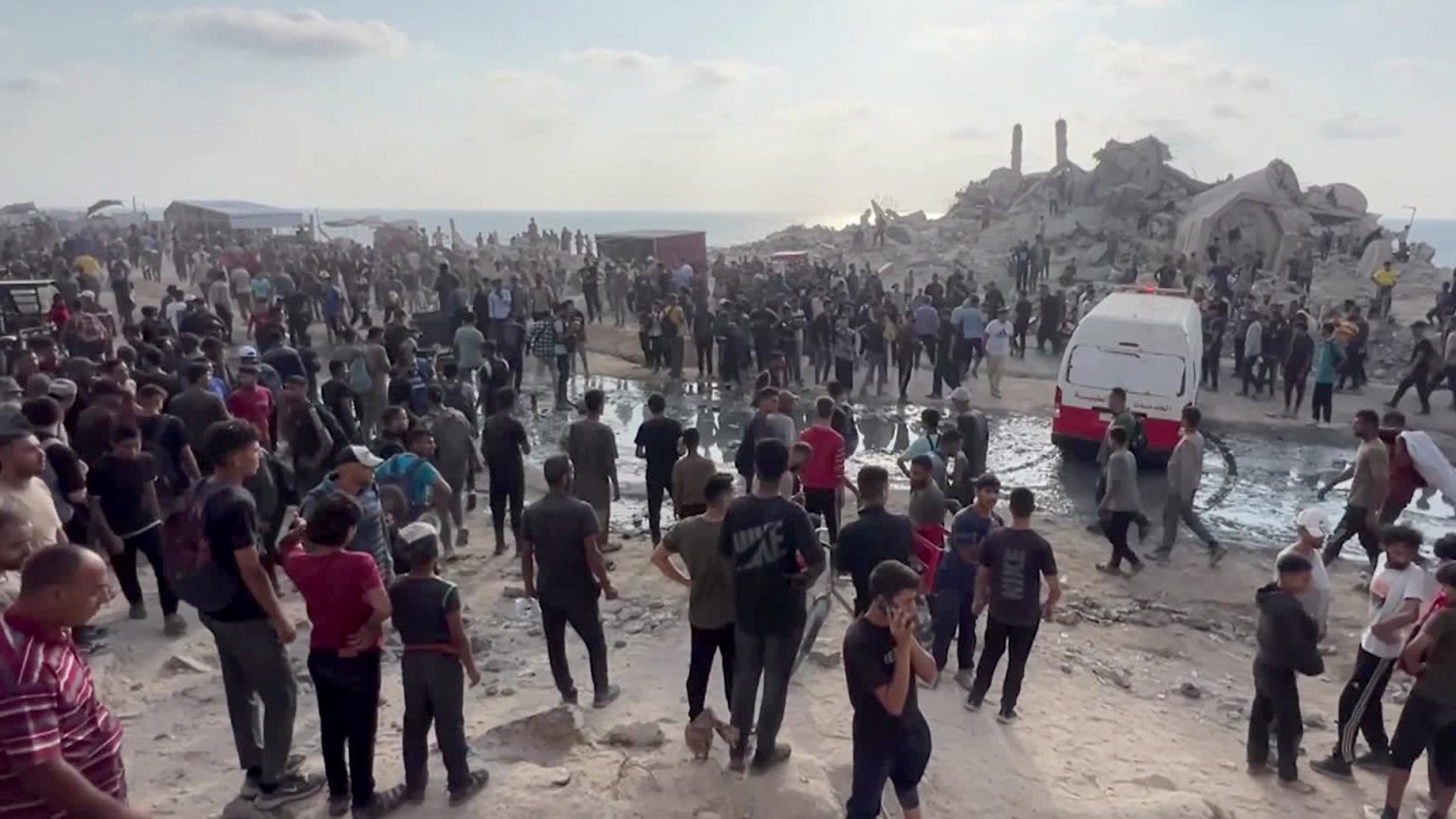 الأونروا: لا يمكن استمرار قتل الفلسطينيين أثناء محاولتهم جلب الطعام