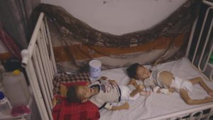 تفاقم المجاعة يضاعف معاناة عائلة غزية فما قصتها؟