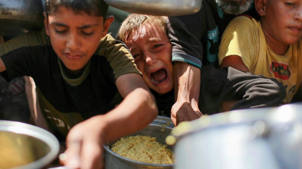 مغردون يصرخون “كفى” تواطؤا أميركيا وصمتا عالميا أمام تجويع غزة | أخبار