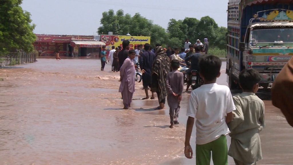 باكستان تجلي سكان إقليم البنجاب بسبب الفيضانات