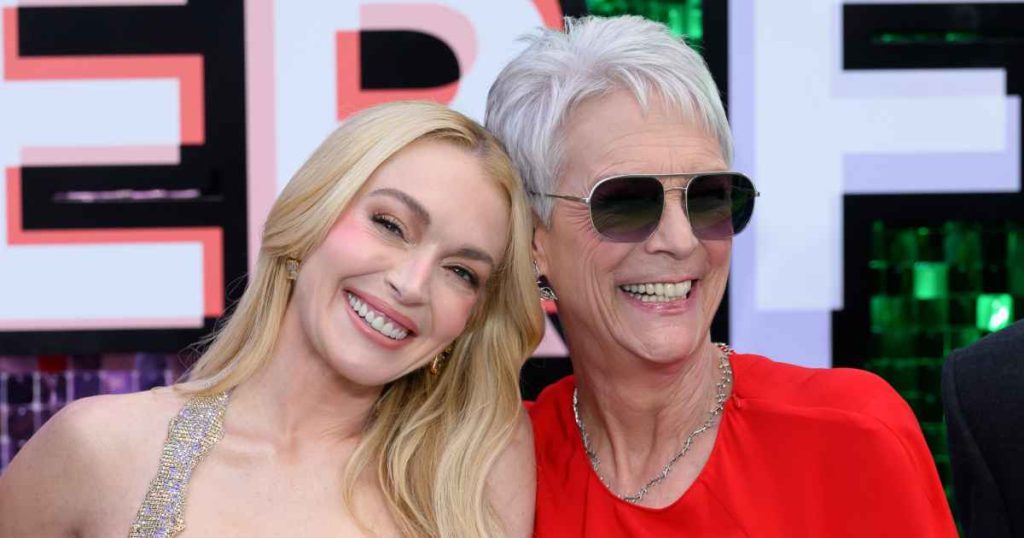 تتفاعل جيمي لي كورتيس مع ليندسي لوهان قائلة إنها تشعر بأنها “آمنة” مع “Freakier Friday” Costar