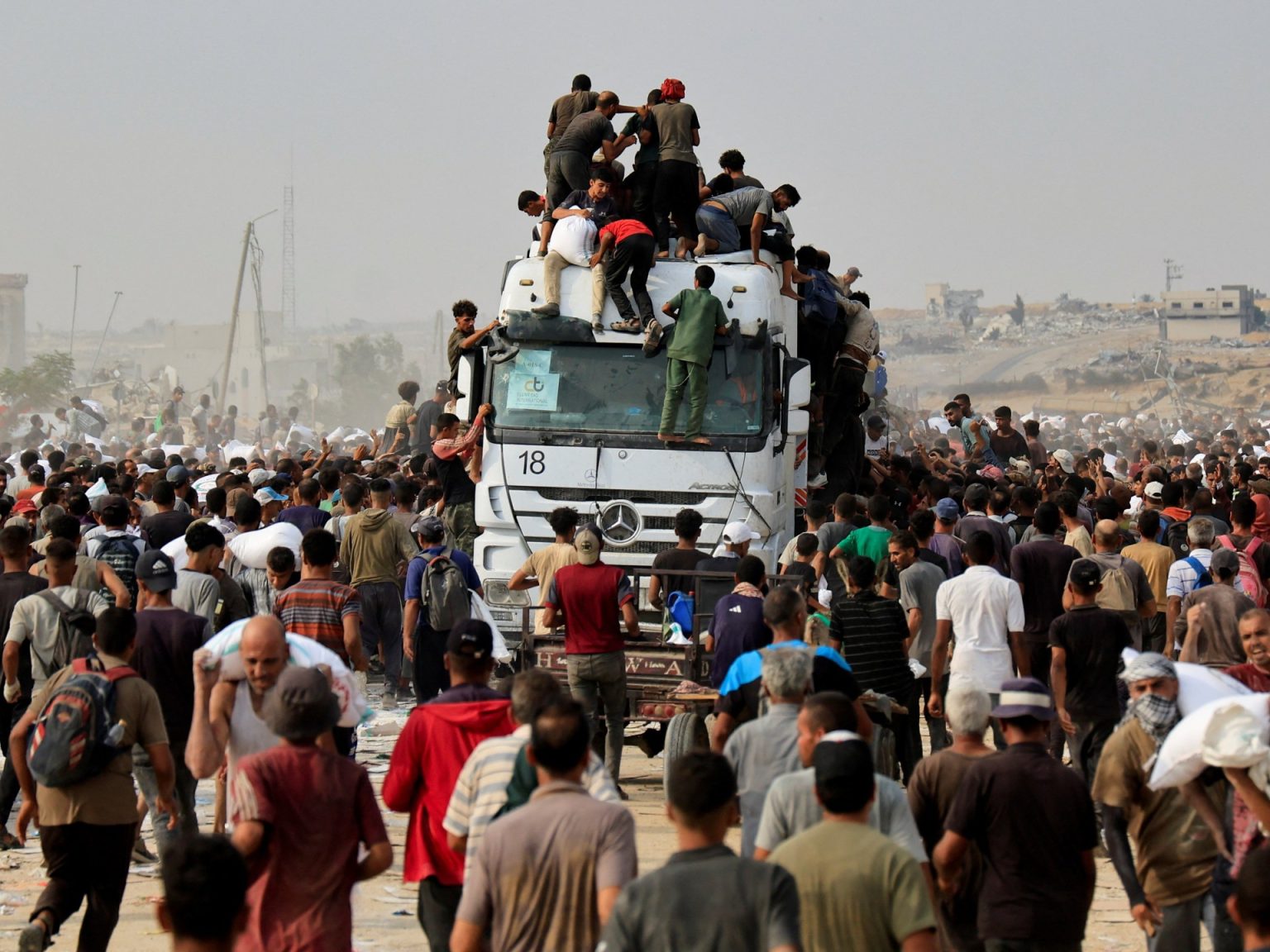 تحذيرات من مجاعة كارثية بغزة و27 دولة تدعو لإجراءات عاجلة