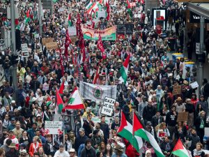 مظاهرات حاشدة في أستراليا دعما لغزة ورفضا للإبادة والتجويع
