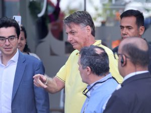 قاض برازيلي يأمر بوضع بولسونارو تحت مراقبة دائمة خشية هروبه