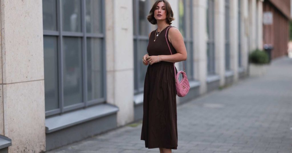 15 Sundresses Fighing Figured للمتسوقين مع تمثال نصفي كبير-جميعها أقل من 50 دولارًا