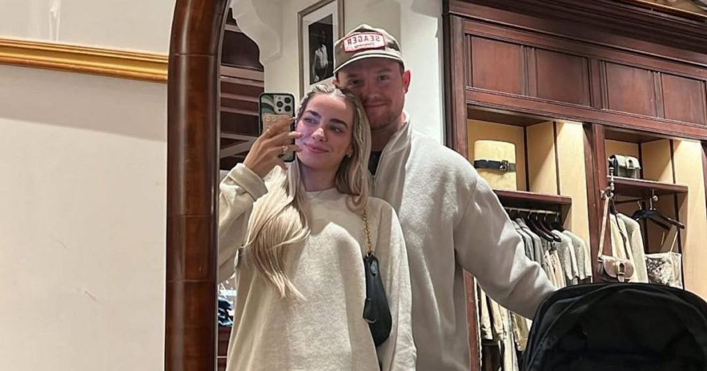 هل كان لدى المؤثر إميلي كيسر سياجًا حول حمام السباحة قبل وفاة الابن تريج؟ ما نعرفه