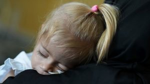 إخلاء أطفال غزة إلى أوروبا: الالتزام الأخلاقي أو القضية الأمنية؟