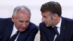 من الذي يقف وراء الدعوات الفيروسية لإغلاق 10 سبتمبر على مستوى البلاد في فرنسا؟