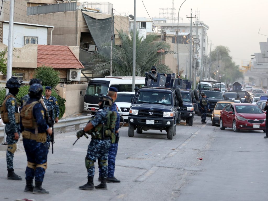 6 قتلى بينهم ضابطان في نزاع عشائري ببغداد