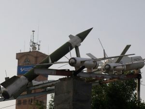 الحوثيون يهاجمون أهدافا إسرائيلية في إيلات والقدس ومطار رامون