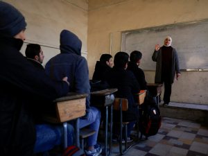 إعادة 17 ألف معلم سوري للعمل بعد سنوات من الفصل التعسفي