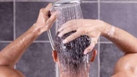 عن الخطأ في غسل الجنابة.. دار الإفتاء: أفعال العوام تصحح ولا تهدر