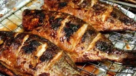 تكات المطاعم.. طريقة عمل السمك المشوي بالخلطة