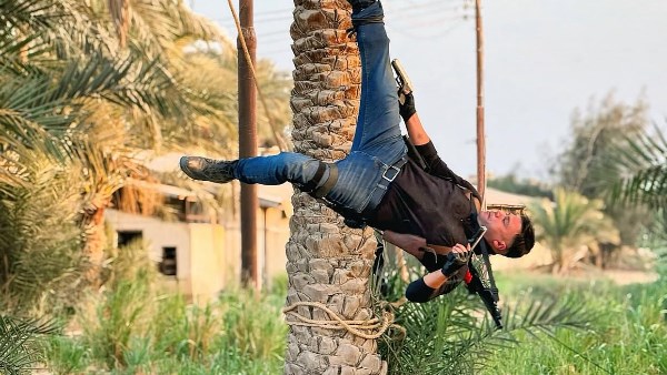 محمد إمام يشوق جمهوره بكواليس تصوير شمس الزناتي