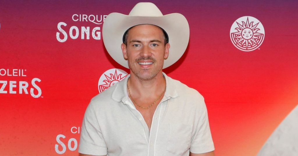 يقول نجم “التحدي” السابق ديفيس مالوري إنه لم يعد مثليًا: “لقد أخرجني الله من أسلوب الحياة هذا”