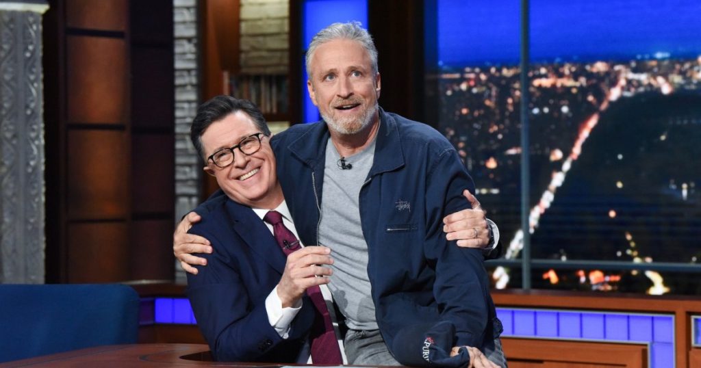 يحتفل مضيفي برنامج حواري في وقت متأخر من الليل بجيمي كيميل إلى ABC بعد التعليق