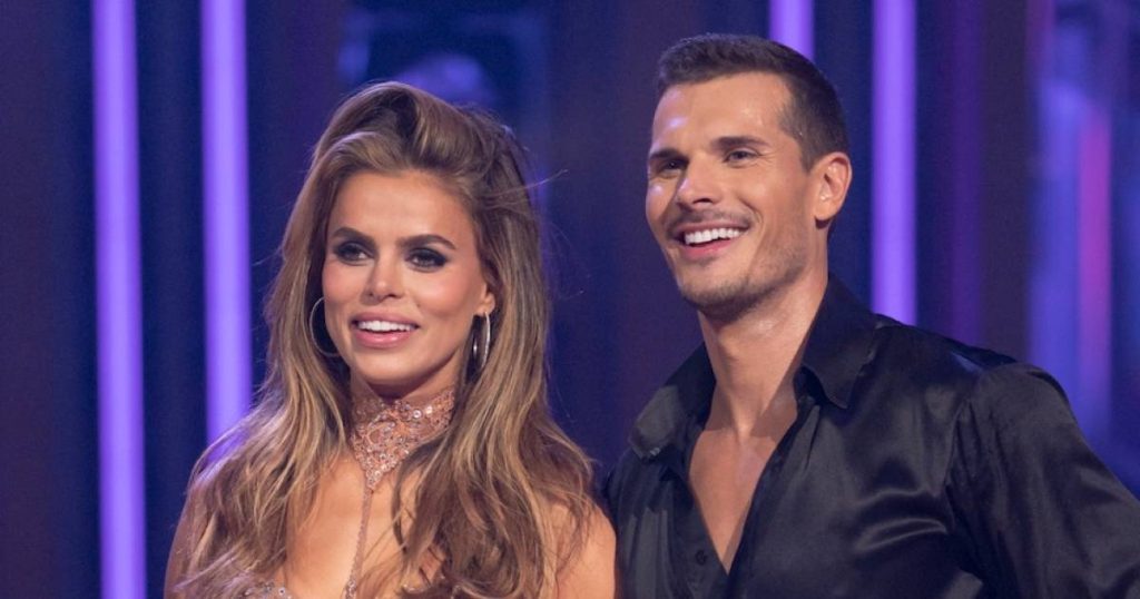 بروكس نادر يصرخ “زاحف” السابقين جليف سافشينكو بعد أن بدا أنه مظللة معها على “DWTS”