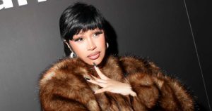 كيف غطت Cardi B عثرة طفلها قبل الحمل رقم 4 تكشف: انظر إلى الوراء في ملابسها