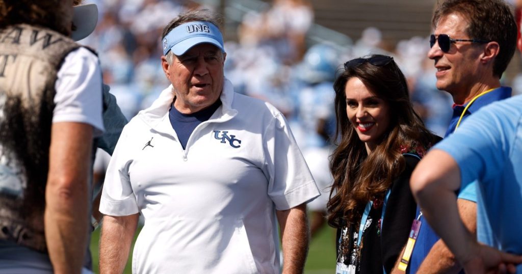 رصد جوردون هدسون في لعبة UNC الخاصة بـ Boyfriend Belichick بعد تطبيق العلامة التجارية الفاشلة