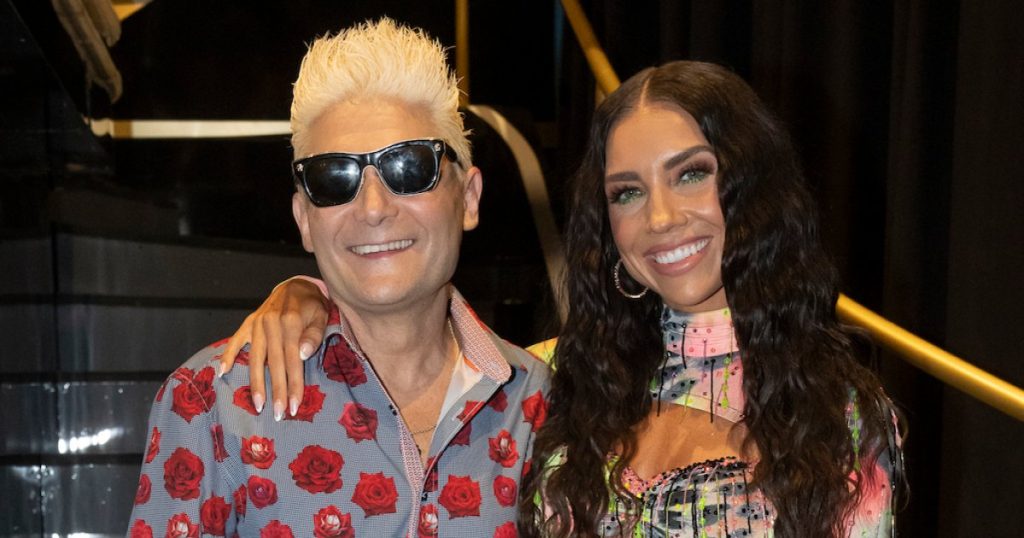 يتفاعل كوري فيلدمان مع الشائعات التي كان لدى هو وجينا جونسون موسم “صعب” معًا