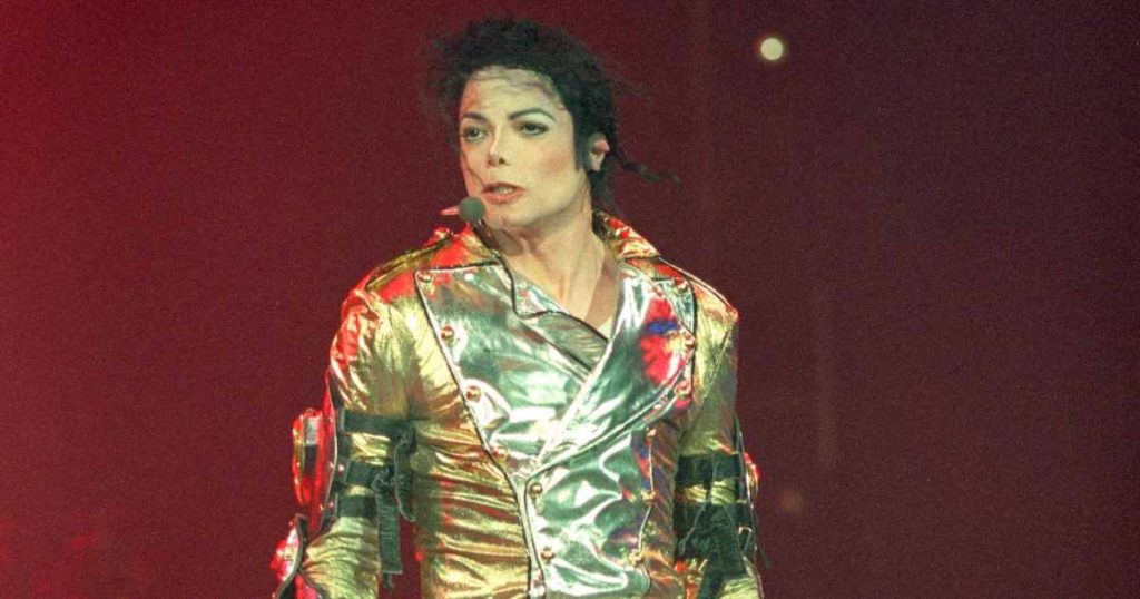 تكشف ملكية مايكل جاكسون عن دخل بقيمة 46 مليون دولار: الموسيقى و “الحذاب” ، المخلفات التجارية (حصري)