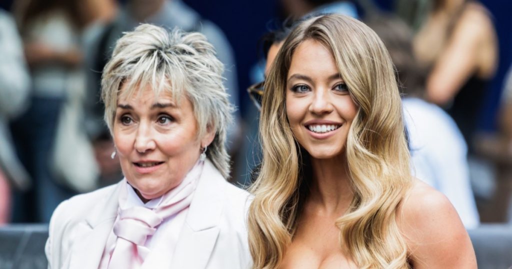 من هو كريستي مارتن؟ 5 أشياء يجب معرفتها عن الملاكم في وسط سيدني سويني سيرة