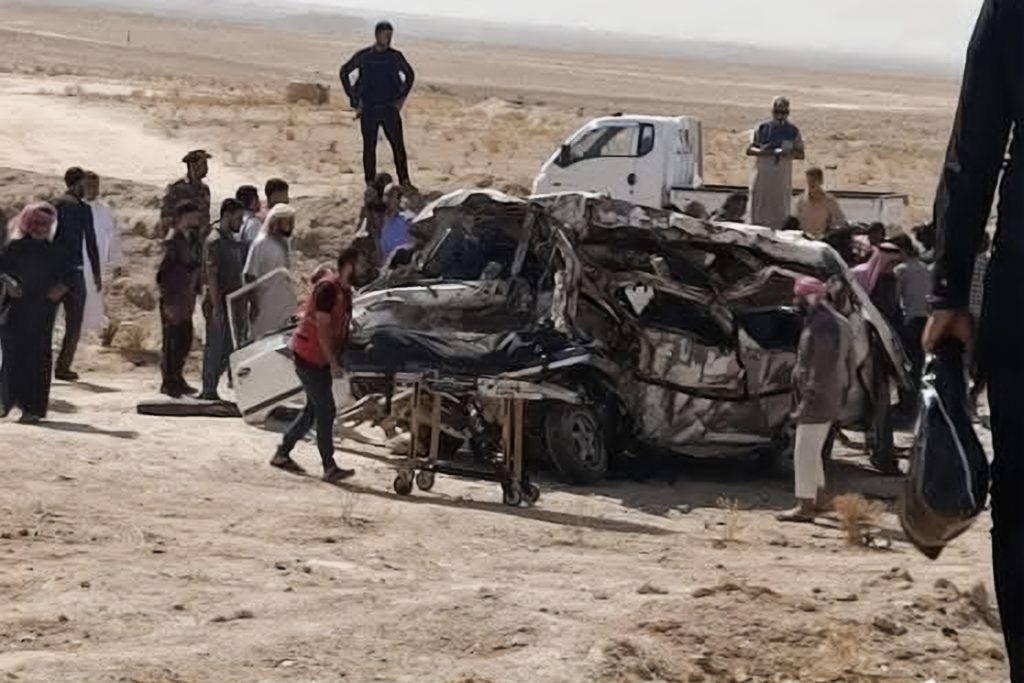 12 قتيلا في تصادم حافلة بصهريج نفط شرقي سوريا