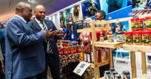 فوائد “على اللوحة”: نمو العين الكبير والصغيرة في موزمبيق