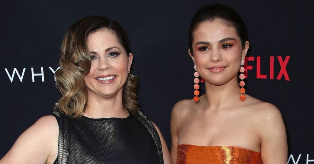 أمي سيلينا غوميز ماندي تيفي تحتفل بحفل زفاف النجمة إلى بيني بلانكو: “نوع الأحد نوع من الحب”