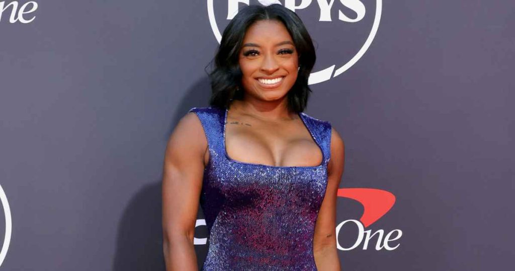 سألت سيمون بيلز عما إذا كانت تتمنى أن تكون أكثر رياضية: “هل تعرف من تتحدث؟”