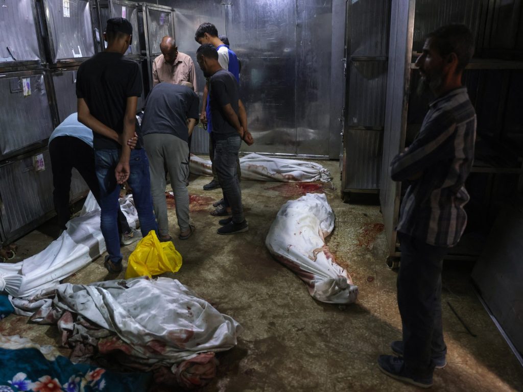 13 شهيدا بقصف على مدينة غزة فجر اليوم