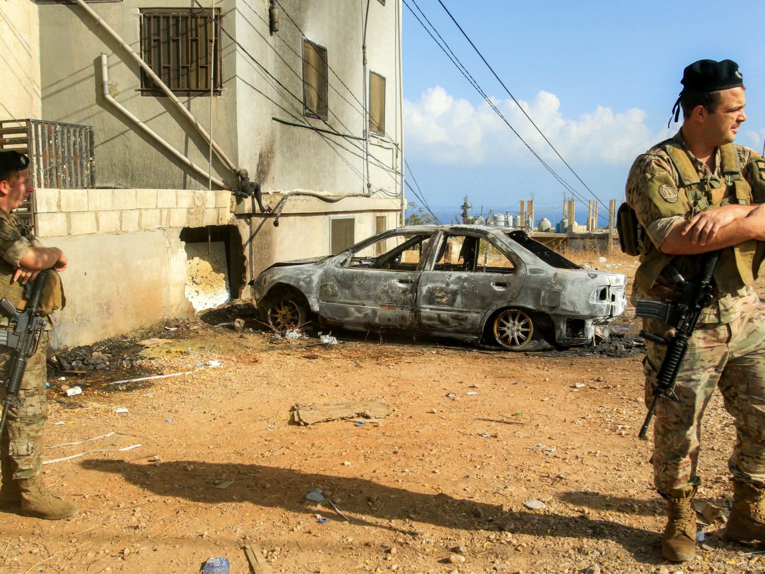 مسيّرة إسرائيلية تستهدف سيارة في جبل لبنان