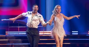 تفاصيل آلان بيرستن وإلين هندريكس ميريديث بليك “تحية” في “الرقص مع النجوم” العرض الأول (حصري)