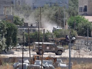 اشتباكات عنيفة في جنين والاحتلال يهدم منازل مقاومين بالضفة