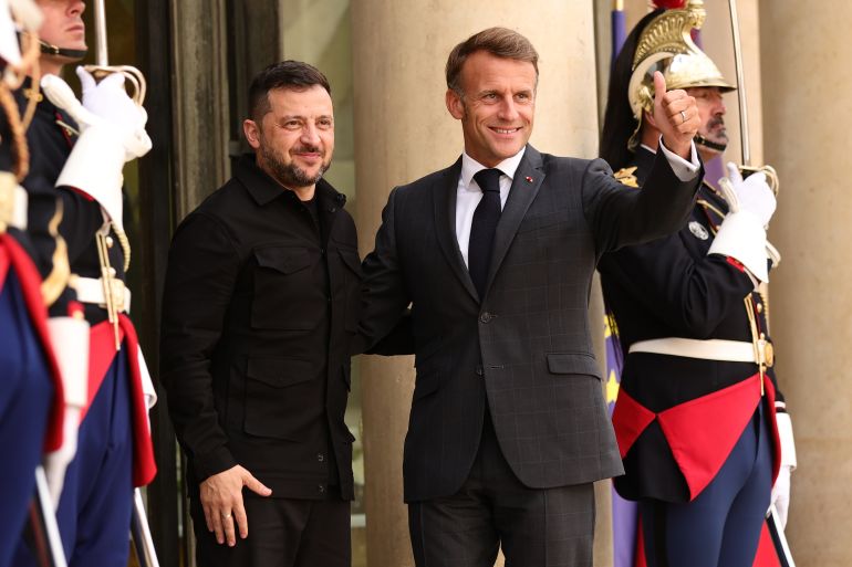 epa12349645 French President Emmanuel Macron (R) arrives for a working meeting with Ukrainian President Volodymyr Zelensky (L) on the eve of the coalition of volunteers’ meeting at the Élysée Palace in Paris, France, 03 September 2025. EPA/TERESA SUAREZ / POOL