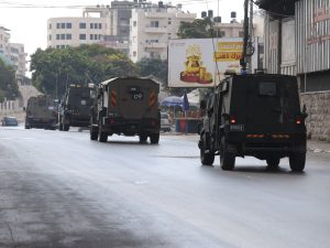 مستوطنون يهاجمون منازل بسنجل والاحتلال يقتحم مخيمات بالضفة