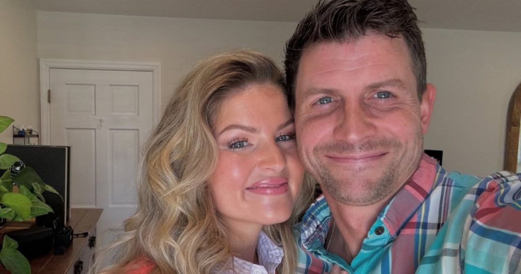 نجم “Presing up Bates” Erin Bates في حالة صدمة الإنتان بعد ولادة الطفل رقم 7