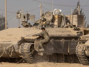 46 شهيدا بغزة وكاتس يتوعد حماس