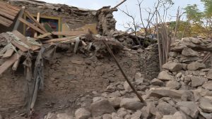 وعورة الطرق تعيق وصول المساعدات للمتضررين من زلزال أفغانستان