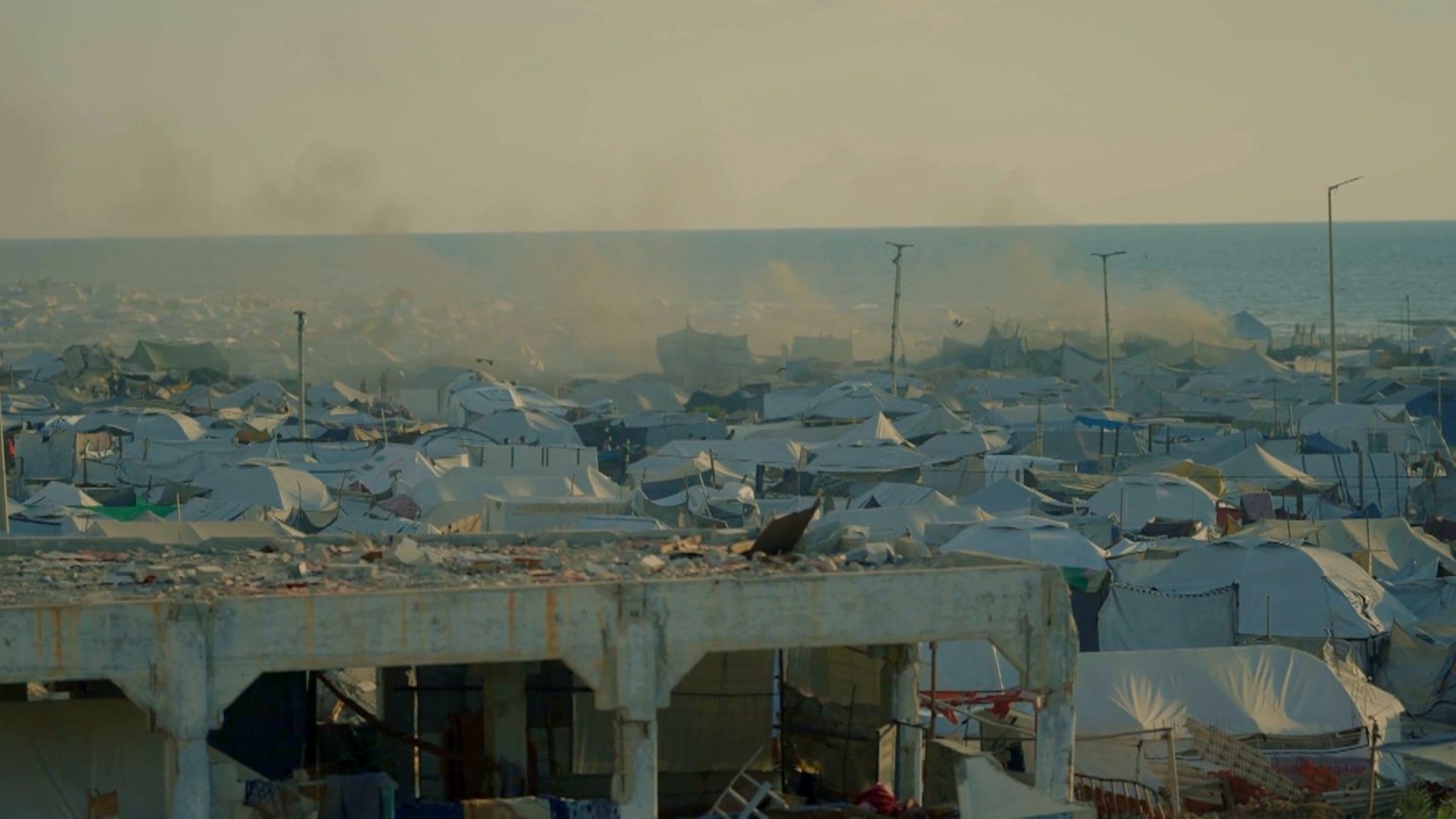 أصوات من غزة.. تكدس الخيام جراء القصف الإسرائيلي واستمرار النزوح