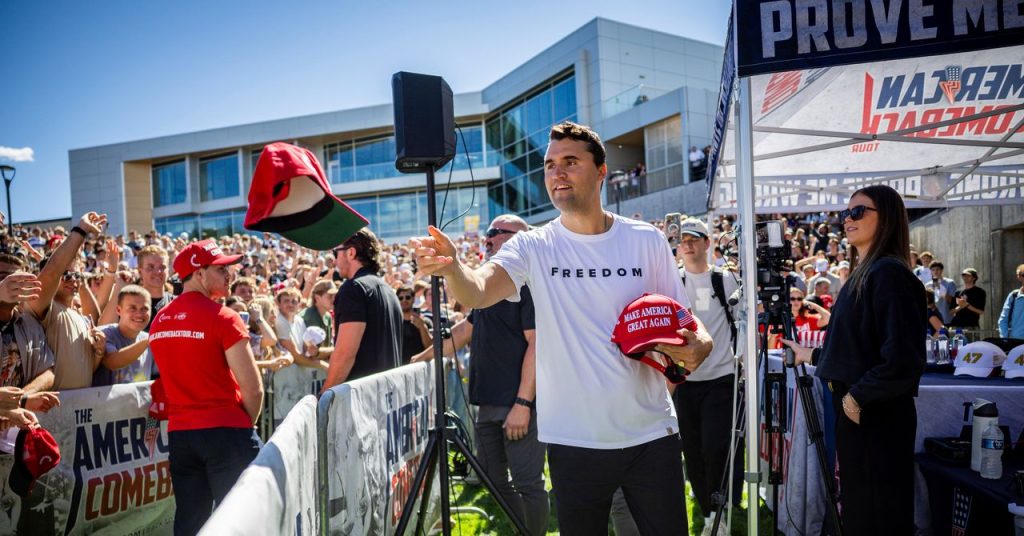 تم تحديد مشتبه في إطلاق النار في تشارلي كيرك على أنه رجل يوتا البالغ من العمر 22 عامًا