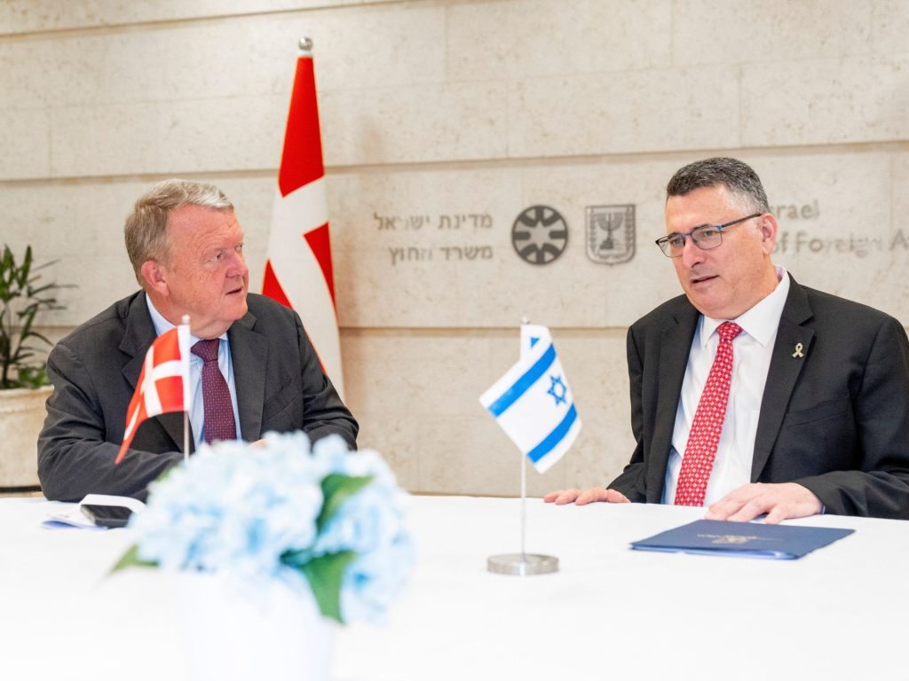 وزير خارجية الدانمارك يجادل ساعر بشأن الاعتراف بدولة فلسطينية