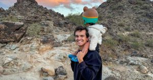 يشرح مات هوارد من Tiktok سبب حصوله على زرع شعر في تركيا