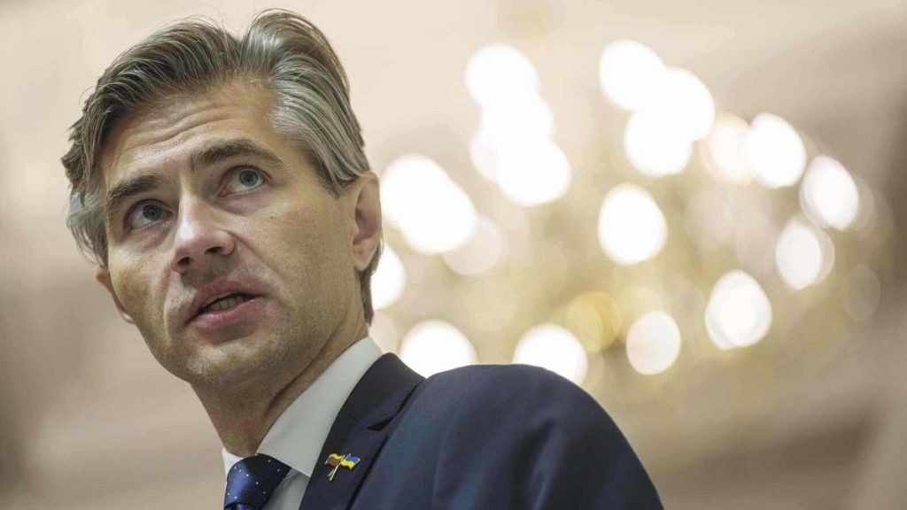 فرض عقوبات على بيلاروسيا لتجنب “دوامة التصعيد” بعد توغل البالونات، حسبما قال وزير الخارجية الليتواني للاتحاد الأوروبي