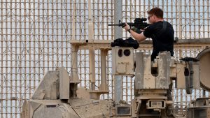 القوات الإسرائيلية تطلق النار على مشتبه بهم يعبرون خط وقف إطلاق النار في غزة