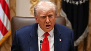 ترامب يحذر حماس: سننزع سلاحهم إذا لم يلتزموا بالاتفاق