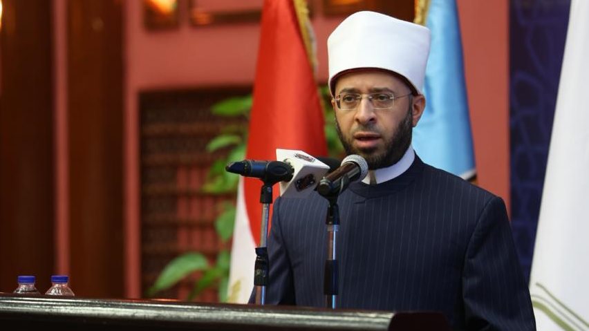 وزير الأوقاف يهنئ البابا تواضروس الثاني والإخوة المسيحيين بعيد القيامة المجيد