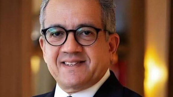 وزير الصحة يهنئ الدكتور خالد العناني بمناسبة توليه منصب مدير عام اليونسكو