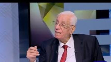 حسام موافي: علاج الأنيميا يجب أن يتم قبل التدخل الجراحي.. فيديو