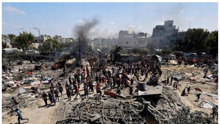 استشهاد وإصابة 30 فلسطينيا في قصف إسرائيلي غرب مدينة غزة